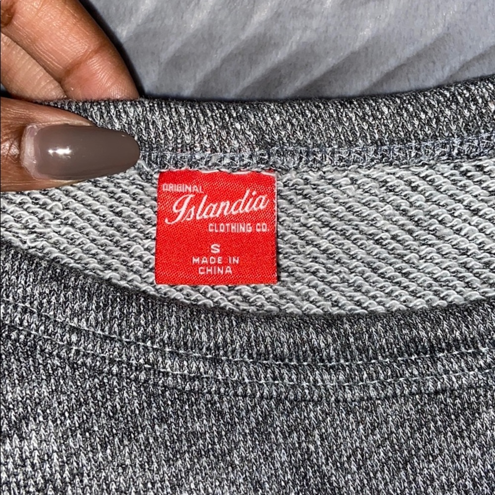 pullover - Picture 2 of 2